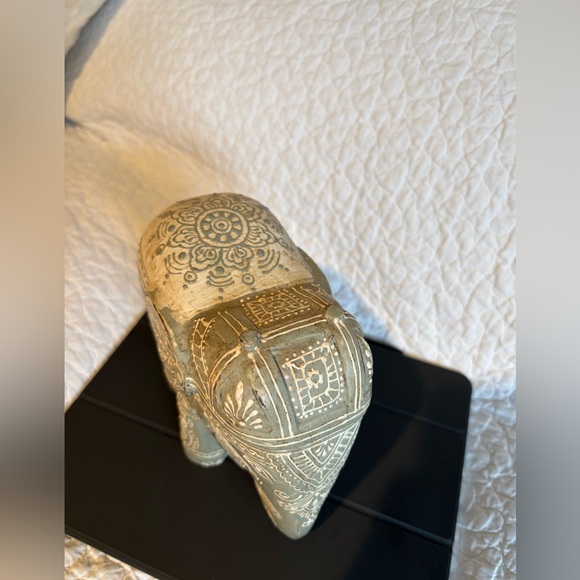 Wood elephant figurine - Picture 7 of 8